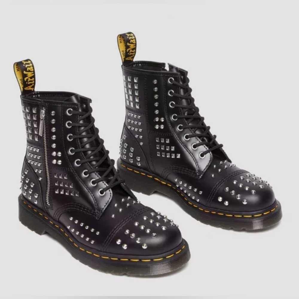 DR MARTENS 1460 STUDDED ZIP ATLAS LEATHER LACE UP